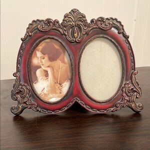 Vintage-Style Free-Standing Double Photo Frame